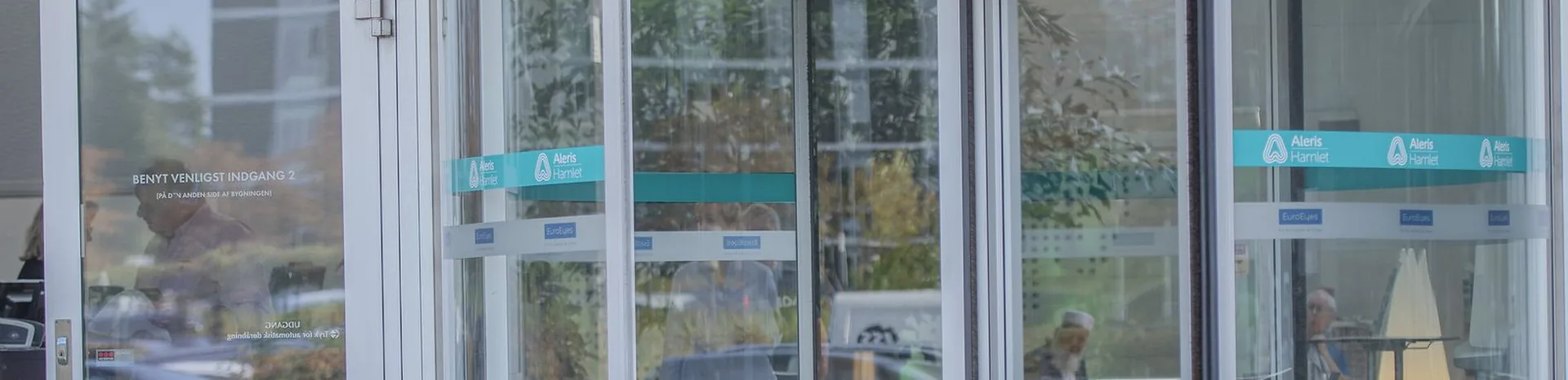 The entrance to the EuroEyes clinic