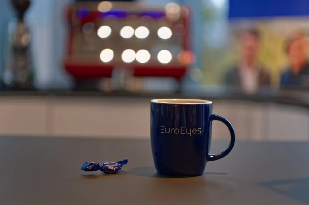 EuroEyes kaffekrus i klinikken i København